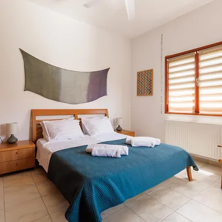 Large Near Potamos Apartamento