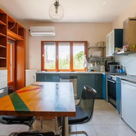 Apartment Large Near Potamos *