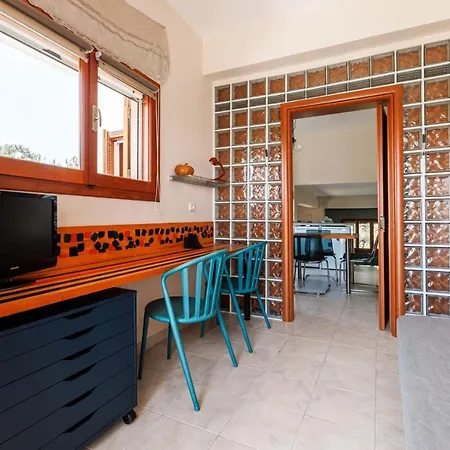 Apartment Large Near Potamos *