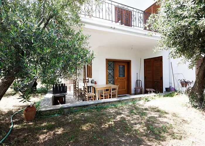 Large Near Potamos Apartman