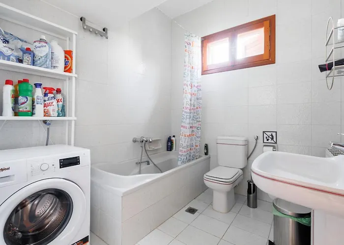 Large Near Potamos Apartman